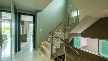 Deluxe House, 4 Bedrooms, Private Pool, Mountain View | Room amenity