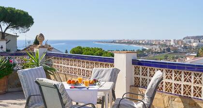 La Gaviota in Caleta de Vélez – Holiday Home with Sea View and Private Pool
