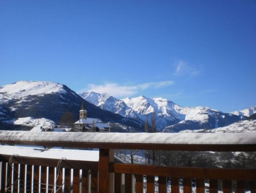 Chalet 'Limondin' with Mountain View, Private Terrace and Balcony