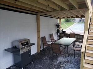 Outdoor dining - The Lodge at Welch - Little House (Welch)