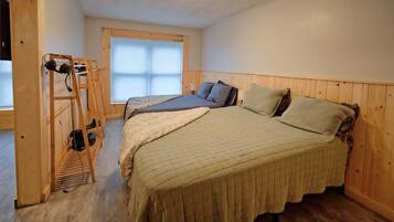 2 bedrooms, WiFi, bed sheets