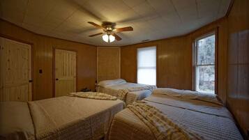 7 bedrooms, WiFi, bed sheets