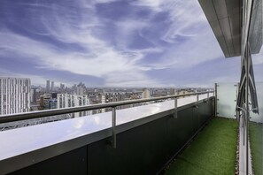 المنطقة المحيطة بالمنشأة