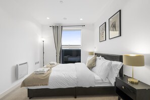 2 bedrooms, iron/ironing board, travel cot, free WiFi
