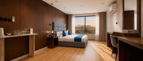 Deluxe Double Room, City View | Iron/ironing board, free WiFi