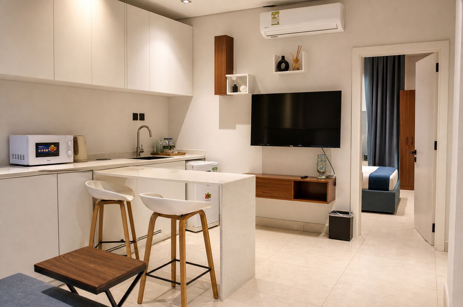 Deluxe Suite, City View