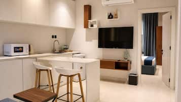 Deluxe Suite, City View