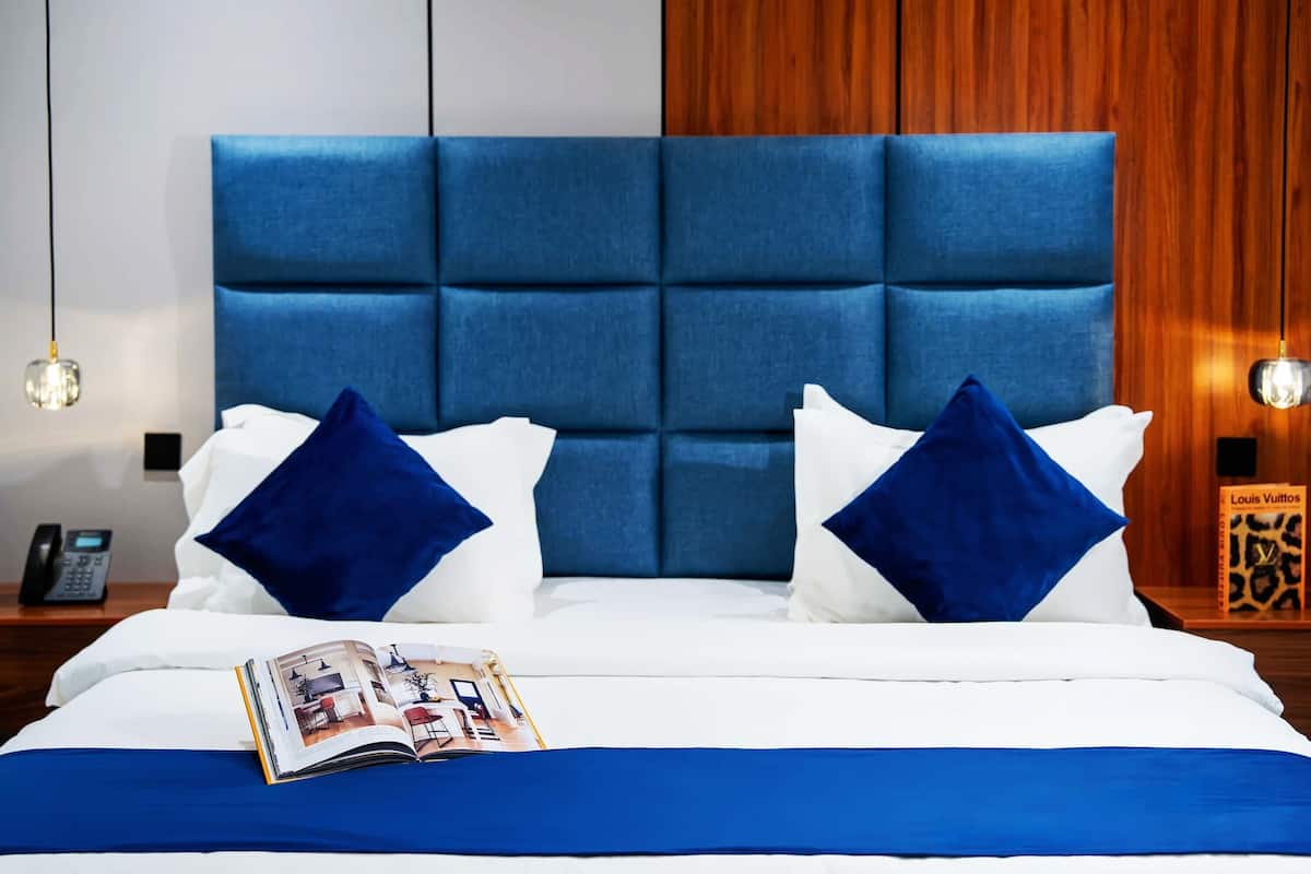 Iron/ironing board, free WiFi