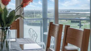 Apartment (3 Bedrooms) | Lake view