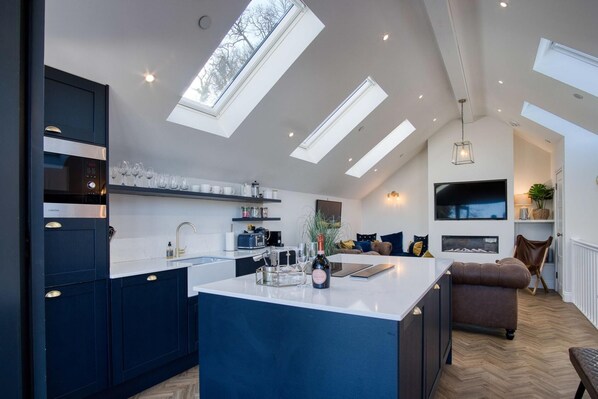 Cottage (3 Bedrooms) | Private kitchen