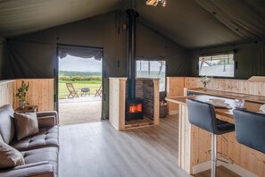 Floor plan - Paviland - Safari Glamping Tent - Llangennith (Swansea)