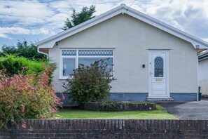 Front of property - Cefn Road - 3 Bedroom Bungalow - Glais (Swansea)