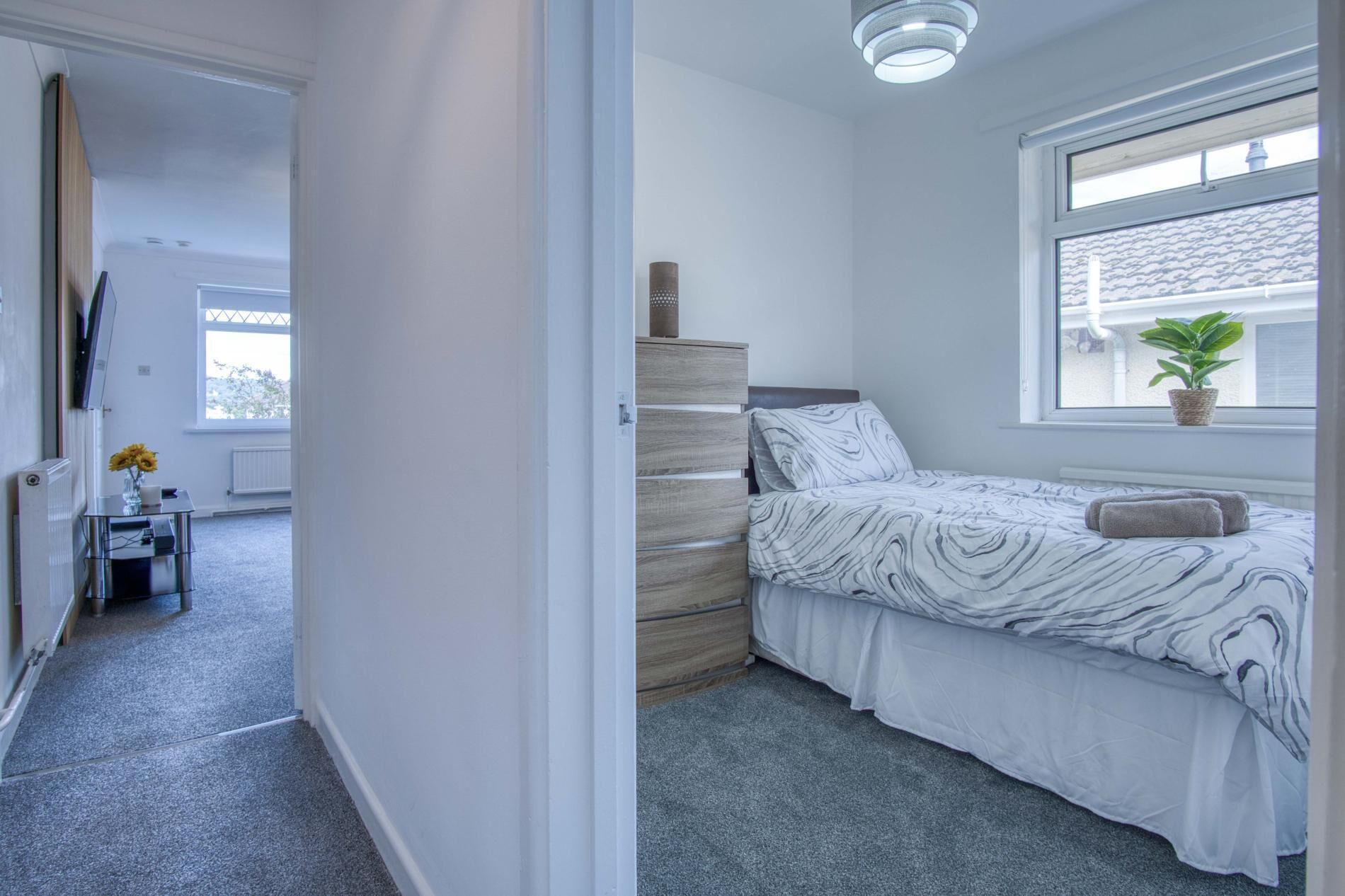 3 bedrooms, iron/ironing board, bed sheets