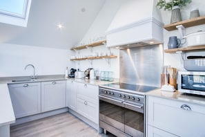 Cottage (3 Bedrooms) | Floor plan - Ty Florence - 3 Bedroom Cottage - Bayview Oxwich (Swansea)