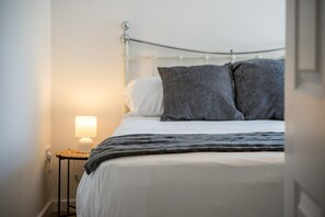 Apartment (1 Bedroom) - Sea Breeze Apt 1 - 1 Bedroom - Horton Beach (Swansea)