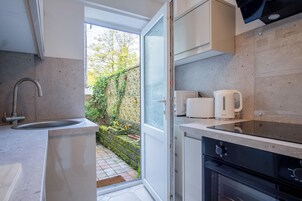 Microwave, oven