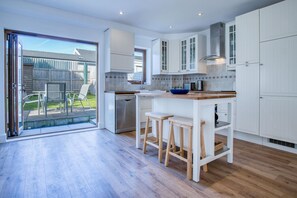 Front of property - Nottage Road - 3 Bedroom Holiday Home - Mumbles (Swansea)