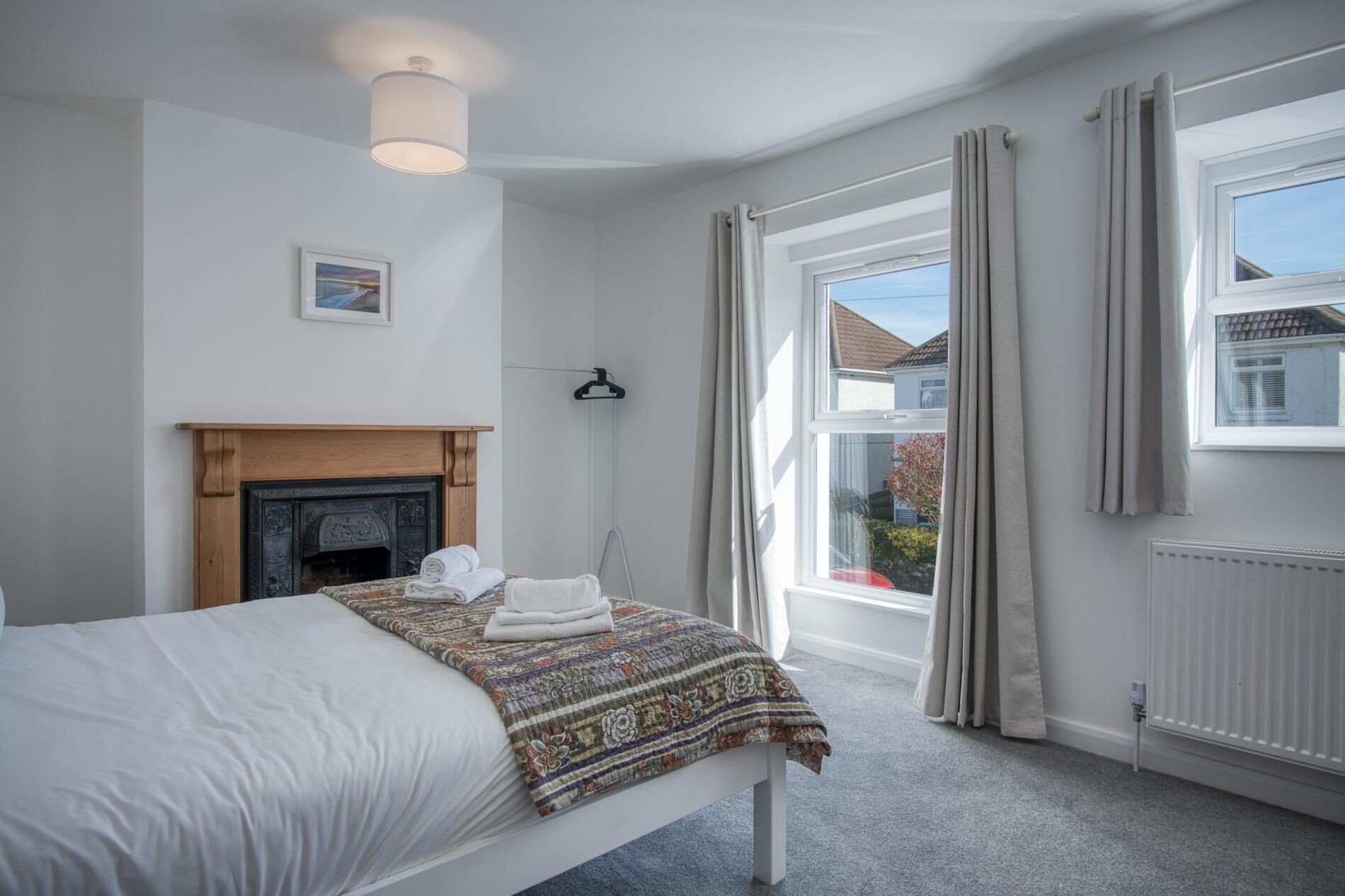 3 bedrooms, iron/ironing board, bed sheets