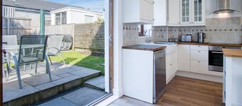 Nottage Road - 3 Bedroom Holiday Home - Mumbles