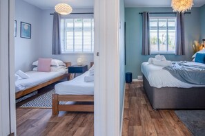 2 chambres, fer et planche à repasser, draps fournis