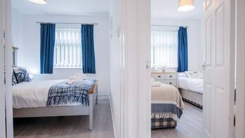 Chalet (2 Bedrooms) | 2 bedrooms, iron/ironing board, bed sheets