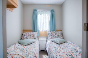 Apartment (3 Bedrooms) | 3 bedrooms, bed sheets - Hopkins Retreat - 3 Bedroom Caravan - Hot Tub (Swansea)