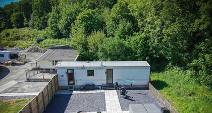 Hopkins Retreat - 3 Bedroom Caravan - Hot Tub