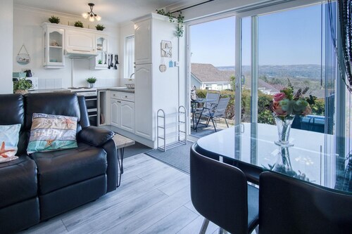 Bayview 32 - 2 Bedroom Chalet - Bayview Oxwich