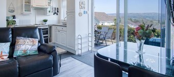 Bayview 32 - 2 Bedroom Chalet - Bayview Oxwich