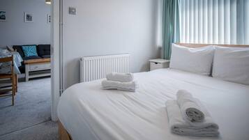 2 bedrooms, iron/ironing board, bed sheets