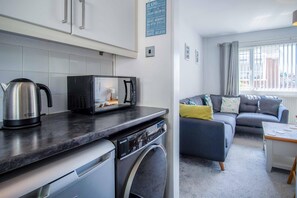 Ketuhar gelombang mikro, ketuhar 