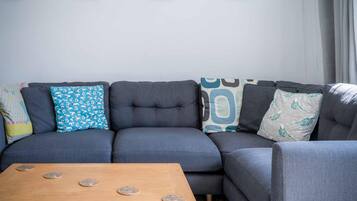 27 inci televisyen dengan digital