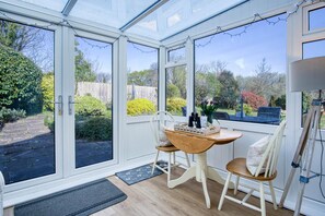 2 bedrooms, bed sheets - The Willows - 2 Bedroom Cottage - Oxwich (Swansea)