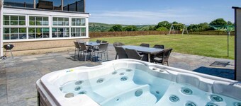 Hopkins Retreat Farm - 5 Bedroom House - Swansea