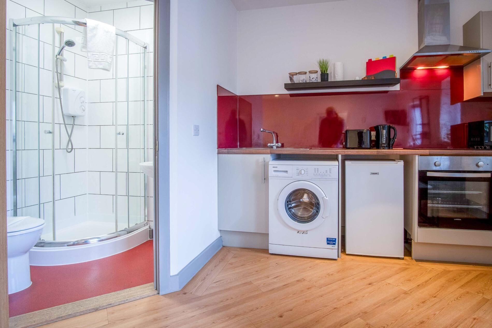 公寓 (0 Bedroom) | 浴室 | 淋浴設備、毛巾