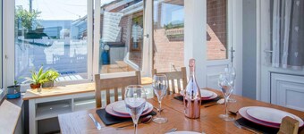 Cosy Cottage - 2 Bedroom Cottage - Mumbles