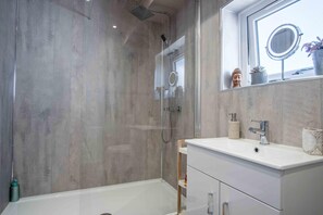 Shower, towels