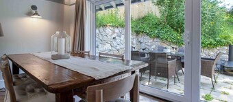 Wood Cottage - 3 Bedroom - Bishopston Swansea