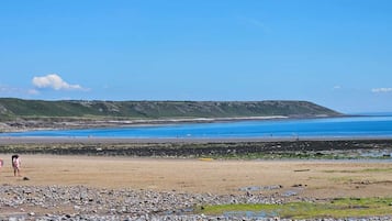 Rannalla, laitesukellusmahdollisuus, purjelautailumahdollisuus