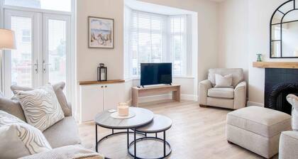 Seascape Retreat - 3 Bedroom Flat - Porthcawl