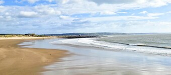 Seascape Retreat - 3 Bedroom Flat - Porthcawl