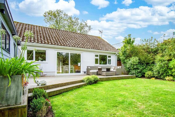 Exterior - Marshmallow - 2 Bedroom Cottage - Oxwich (Swansea)