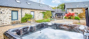 West Barn - 2 Bedroom Cottage - Llandeilo