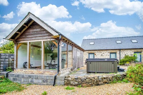 West Barn - 2 Bedroom Cottage - Llandeilo