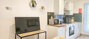 Churchill Studio - 1 Bedroom Studio - Uplands