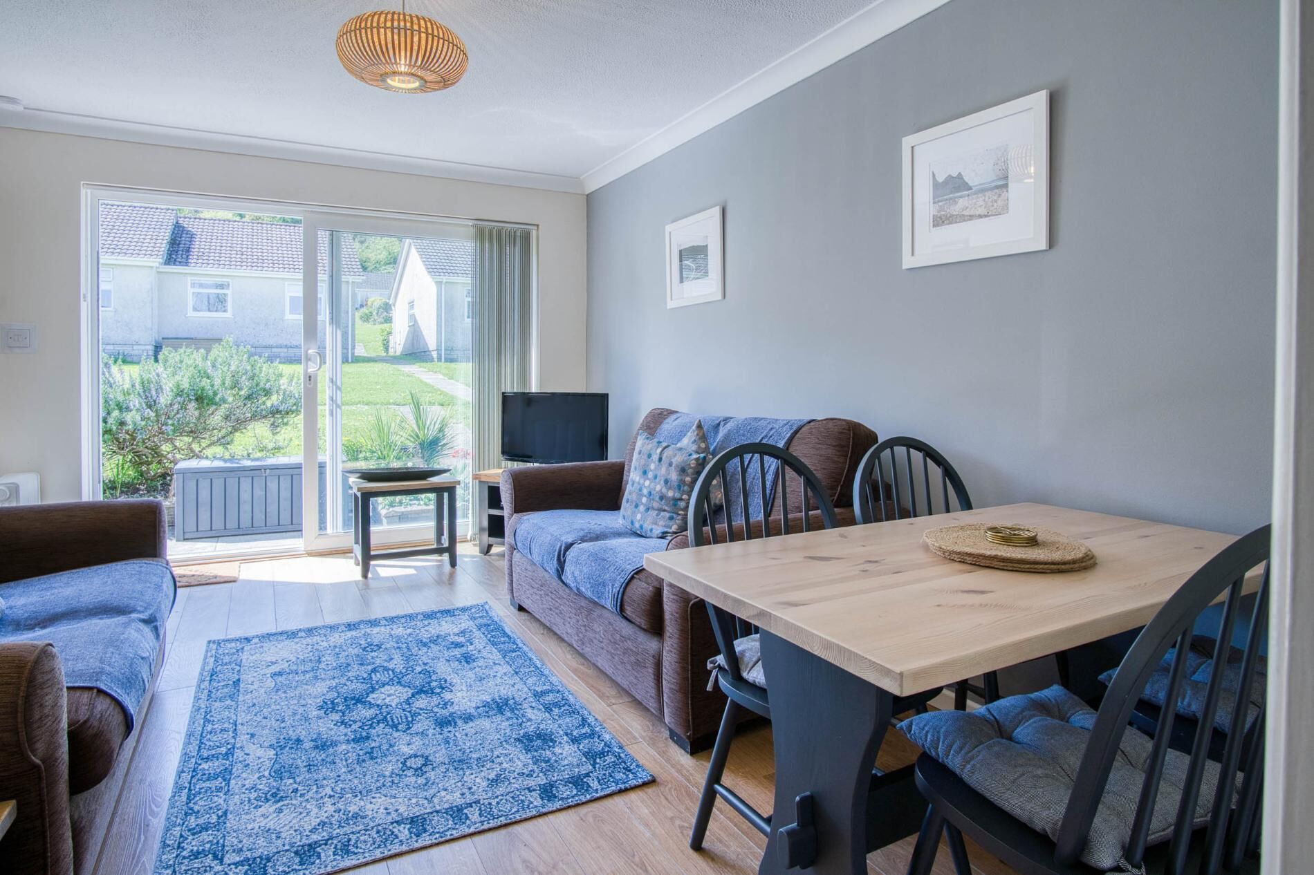 34-inch TV with digital channels