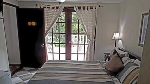 خزنة داخل الغرفة وواي فاي مجانًا