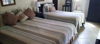 Hibiscus House Bed and Breakfast