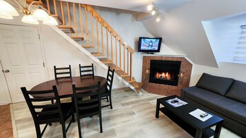 Condo 2 Bedrooms View of Either Mountain or Lake | Living area