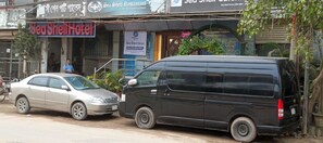 واجهة المنشأة